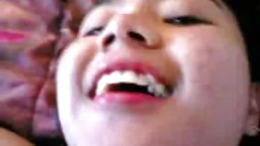 Bayi asli dengan lubang berbulu Kristen Scott diskrukan seperti sekeping daging hd lucah