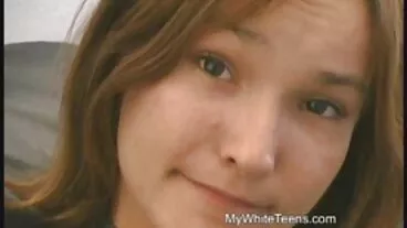 Dua lelaki bertuah merangkap mulut Caroline June yang berambut coklat ghairah video tunjuk tetek