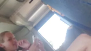 Charlotte Stokely dan Sophie Sparks sedang video seks pelajar sekolah bercinta di dalam bilik tidur