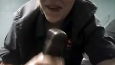 Wanita berambut gagak video lucah wan azlin Kiara Mia semakin kacau dalam pose gadis koboi