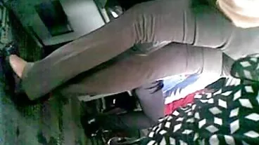 Teman wanita kayu hitam yang sangat video lucah porn baik Luna Corazon sedang melompat pada batang kerasnya