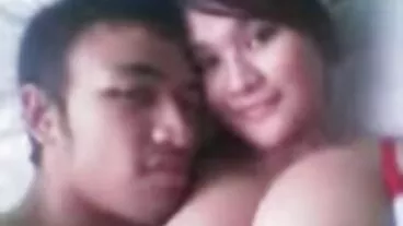 Berambut perang video lucah bigo live ghairah Amber Moore semakin kacau oleh boner besar