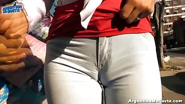 Cantik berambut galeri video lucah perang besar berambut coklat Ella Knox menipu teman lelakinya