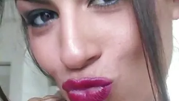 Lena Paul dan gusti lucah Siri Dahl kedua-duanya menikmati seks antara kaum tegar