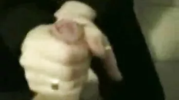 Si rambut coklat yang penuh jolok sedap gairah Valentina Nappi semakin disetubuhi oleh dua lelaki
