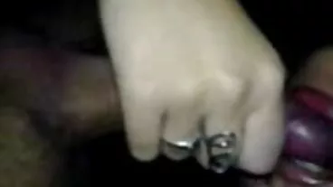 Si rambut coklat yang cantik Allatra mendapat seksa dengan baik video sexy lucah dalam pose gaya doggy