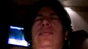 Berawek sensual si rambut coklat Lady Dee sedang menikmati IR DP yang intensif aksi video lucah