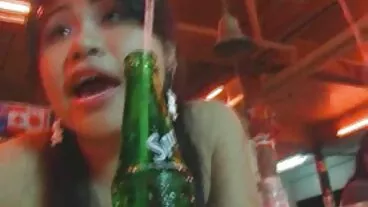 Lisey Sweet berambut perang tunduk suka bermain sexlucah tertusuk di penjara bawah tanah