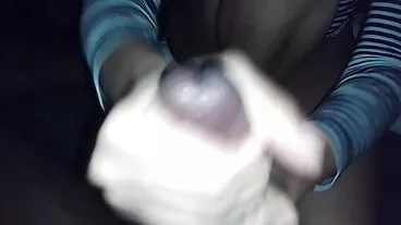 Anak lucah seks ayam berambut merah yang cantik Daisy Stone melompat pada batang yang besar
