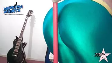 Cantik keriting kayu hitam jolok kote Olivia Jayy kacau oleh batang besar yang bagus