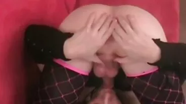 Kuil Chloe berambut langsing yang memikat kelihatan hebat video lucah inggris dari sisi