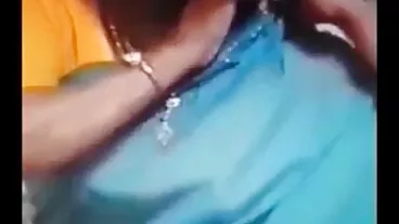 Si rambut coklat yang jolok cipap tumblr tampan, Charli Red dan Tina Tiny sedang menunjukkan kemahiran mereka
