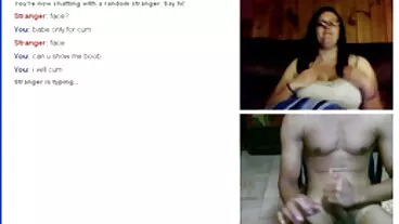Zoe lucah adik Parker dan Chad Alva sedang menikmati seks keras di atas sofa merah