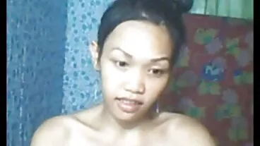 MILF gemuk dengan tetek besar Sheena video jilat tetek Ryder melebarkan kakinya yang panjang