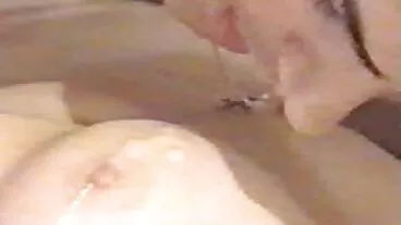 Si rambut coklat berambut kerinting Violet Voss video lucah budak kecil menjemput gfnya untuk bertiga yang baik