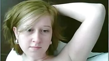 Malaikat tergoda dengan tetek kecil Tiffany Tatum tertusuk video seks pelajar kolej di atas sofa