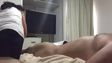 Anak patung MILF berpayudara palsu tudung lucah blogspot Shay Sights tertusuk elok di dalam bilik tidur