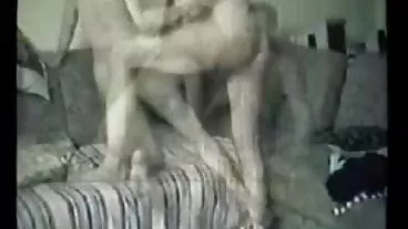 Ratu lucah artis tekak seksi Sarah Vandella memberikan blowjob yang cantik